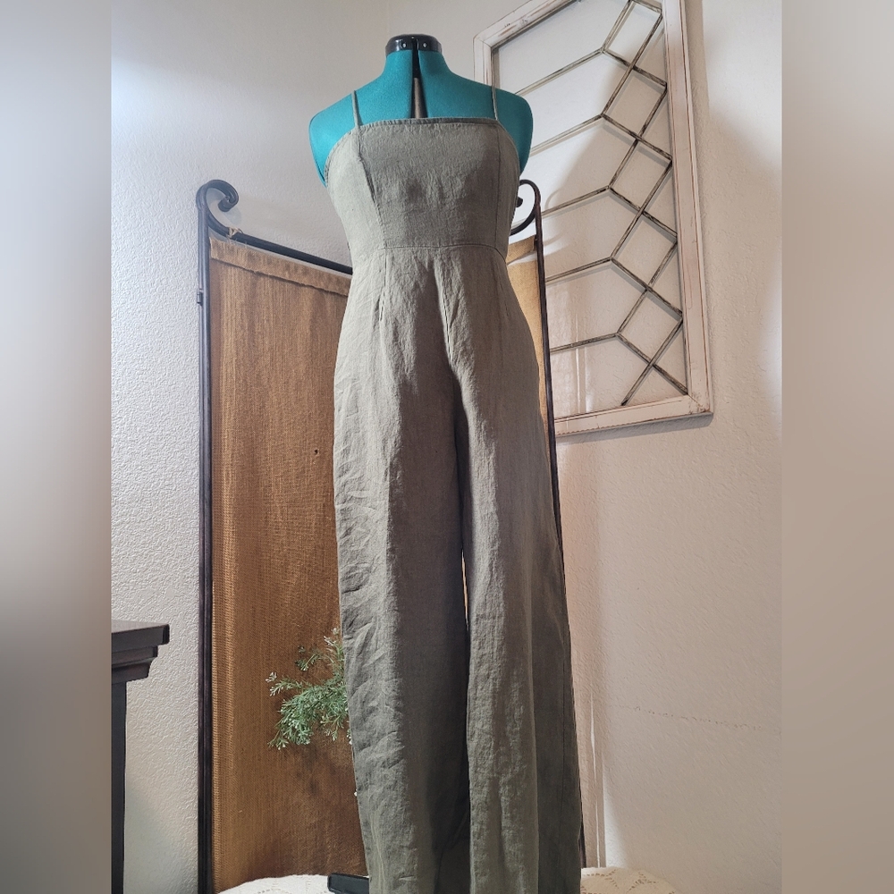 VRG GRL Oliven Green Linen Squre Neckline Jumpsuit with Adjustable Back Straps L